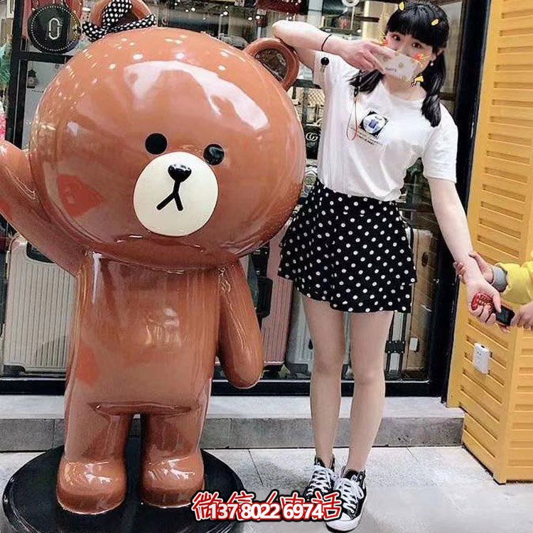 创意玻璃钢维尼熊雕塑