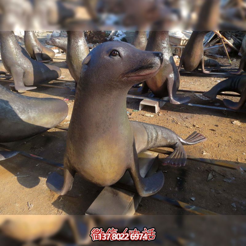 新颖海豹雕塑游乐园