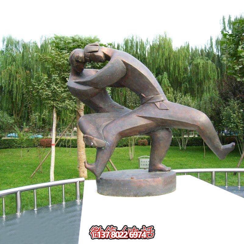 公园铜雕体育抽象人物摔跤运动