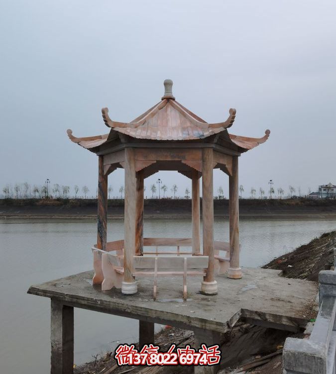 红晚霞凉亭宁静户外里的石雕美景