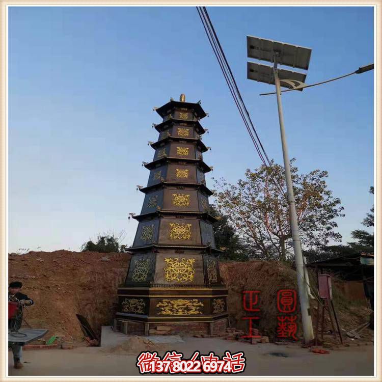 传统工艺打造的佛塔玻璃钢雕塑