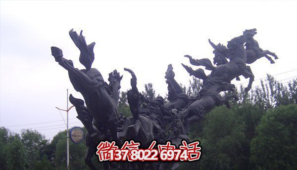 玻璃钢创意马群雕塑