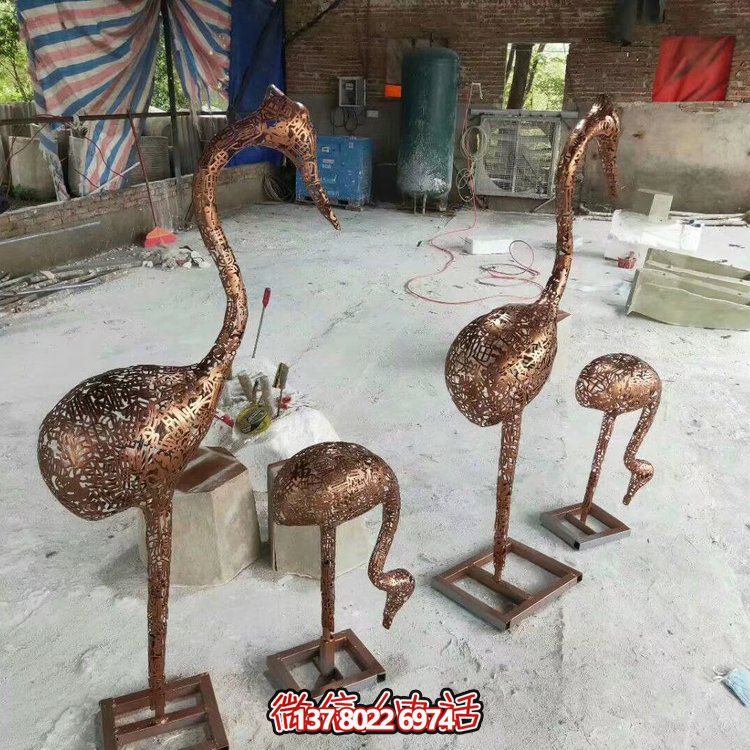 不锈钢镂空仙鹤雕塑