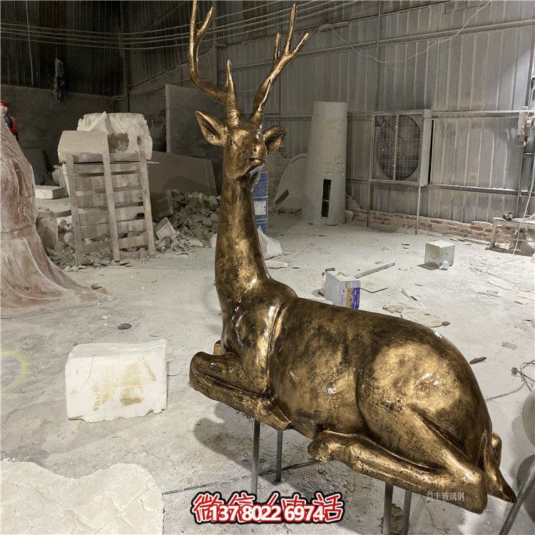 动物园景区大型玻璃钢小鹿雕塑