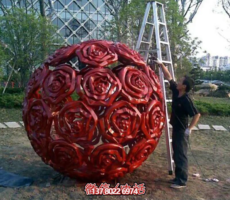 广场不锈钢玫瑰花镂空球景观雕塑