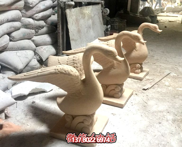 景区汉白玉创意展翅天鹅雕塑