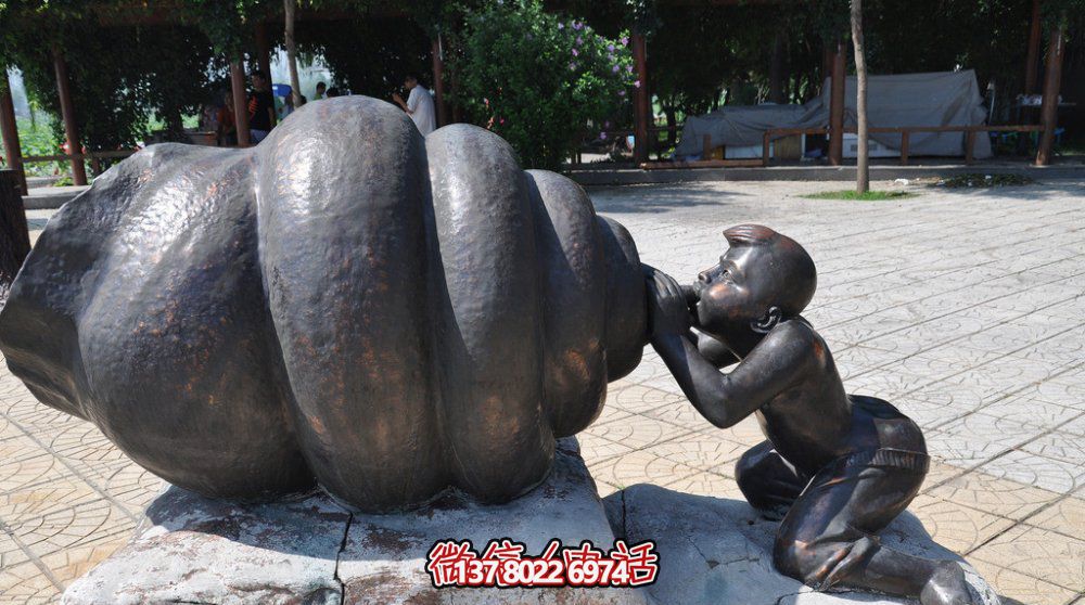 广场小男孩吹海螺铜雕吹奏雕塑