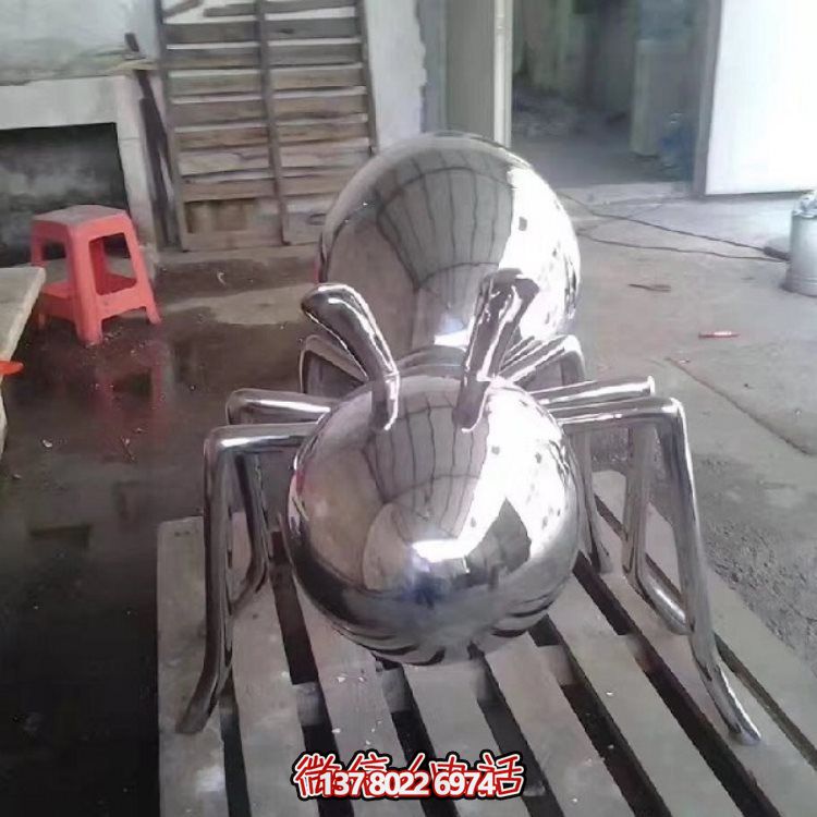 镜面不锈钢户外大型蚂蚁雕塑