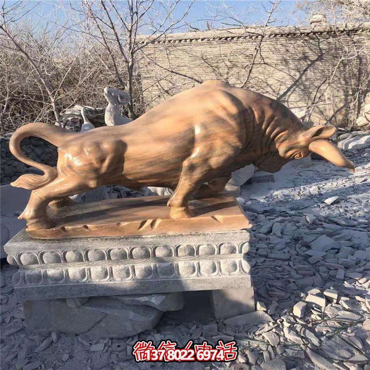 斗牛，晚霞红大理石石雕牛