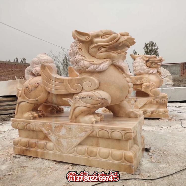 晚霞红石雕户外园林大型镇宅招财貔貅雕塑