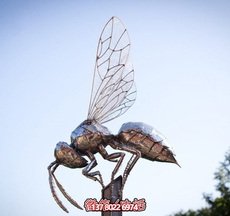 观光小区草坪锻造不锈钢蜜蜂雕塑