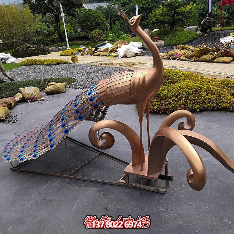 不锈钢孔雀，烤漆艺术动物造型雕塑