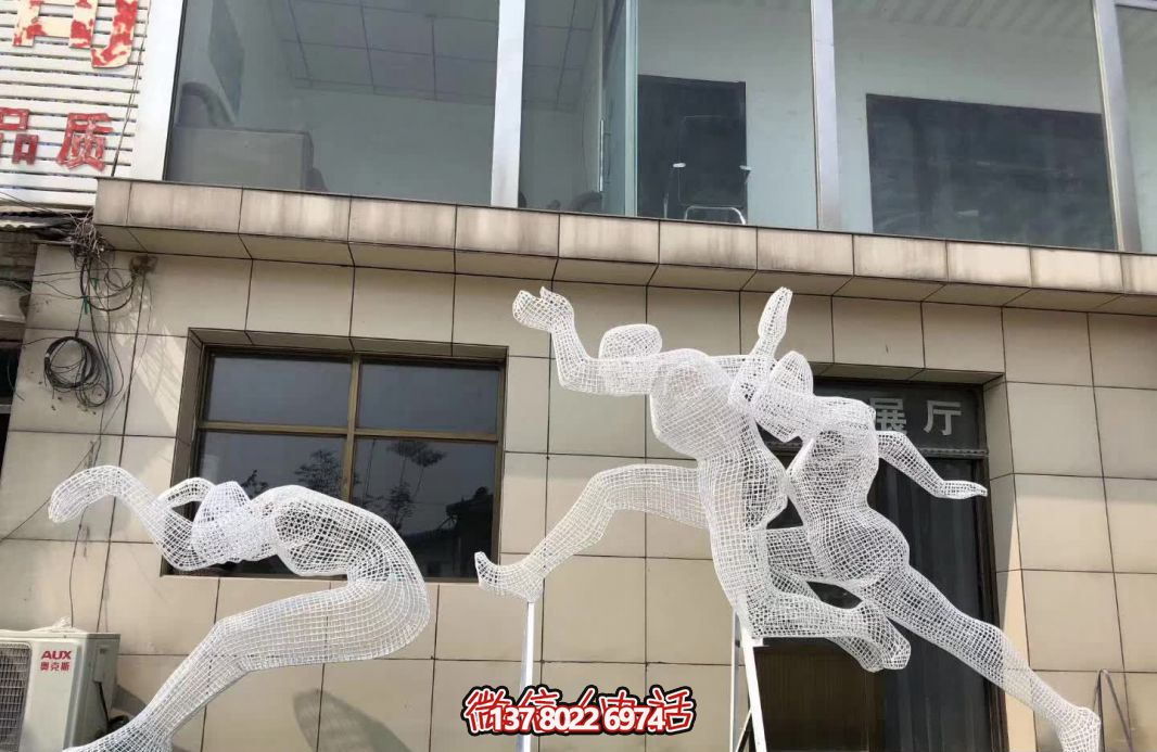 学院操场创意网格不锈钢运动跳远人物雕塑