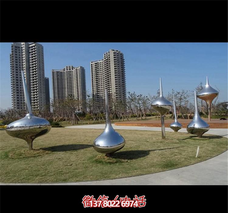 城市草坪不锈钢镜面造型各异的水滴雕塑