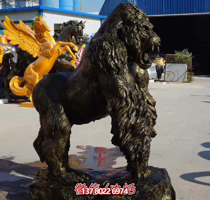 景区创意抽象玻璃钢凶猛的猩猩雕塑