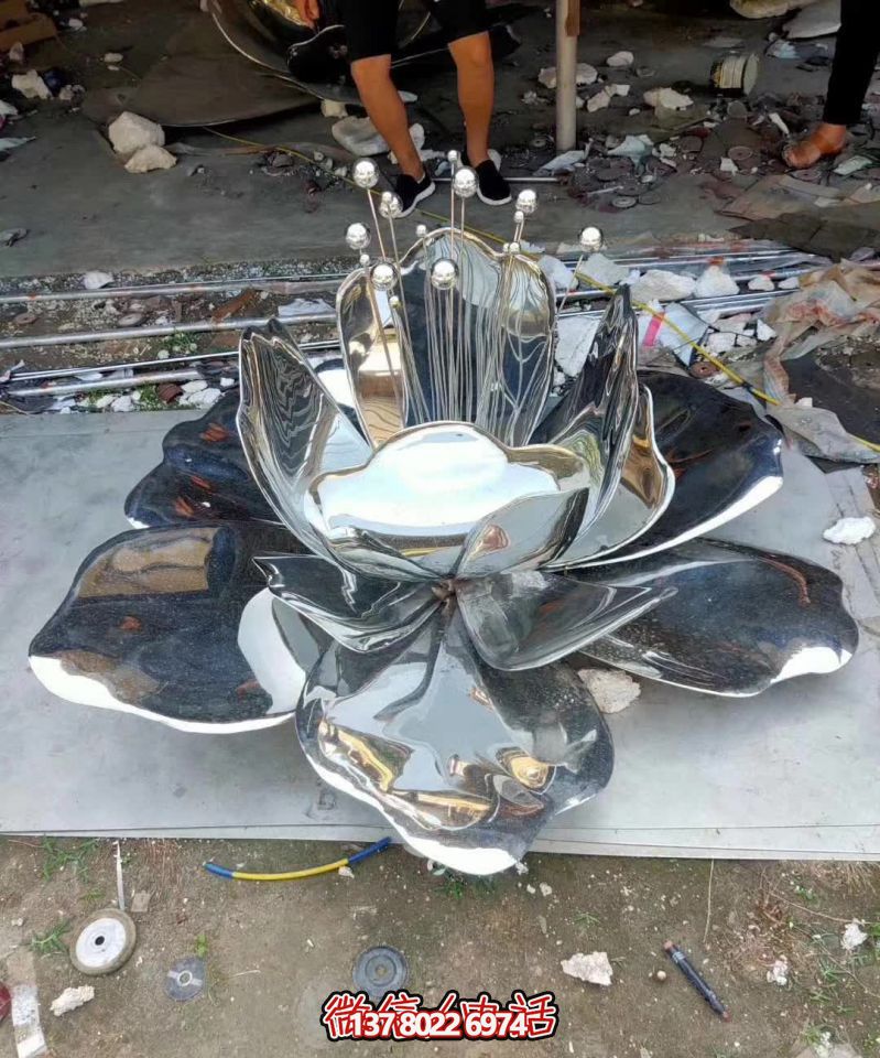 广场抽象不锈钢园林镜面水仙花花朵雕塑