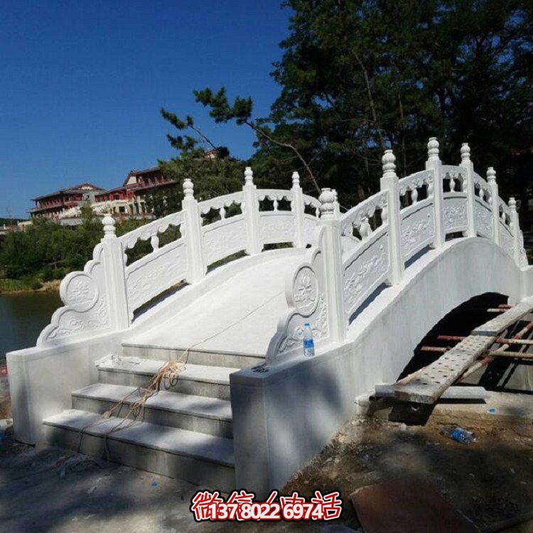 景区湖边装饰汉白玉石拱桥防护栏杆
