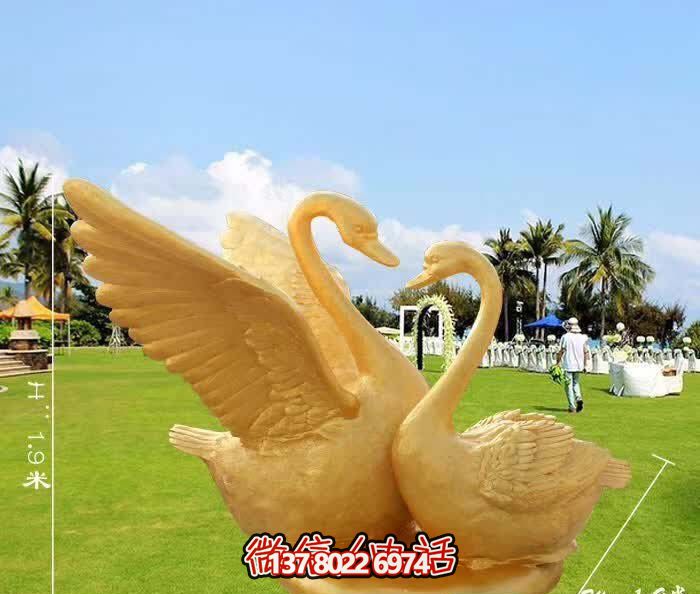 草坪玻璃钢仿真动物镀金切面天鹅雕塑