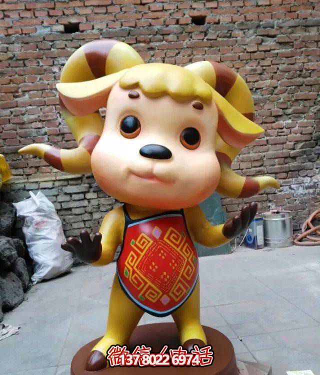 广场十二生肖卡通雕塑玻璃钢卡通彩绘商场创意摆件