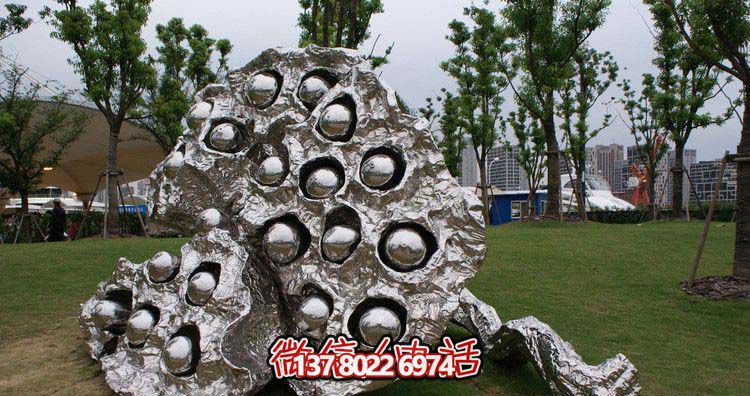 不锈钢镜面抽象莲蓬雕塑