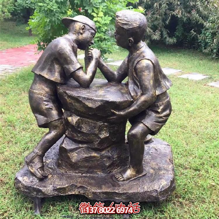 校园草坪玻璃钢铸铜儿童玩耍小品雕塑