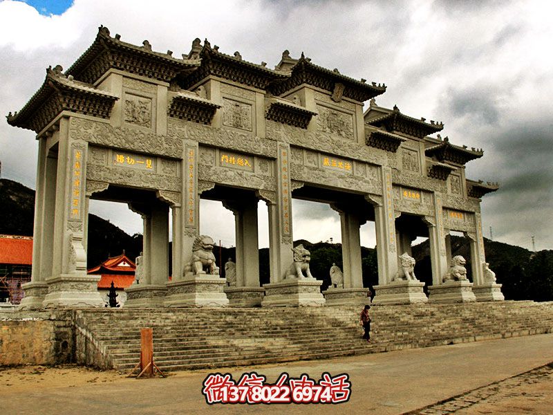 寺院景区复式斗拱五门石雕牌楼坊