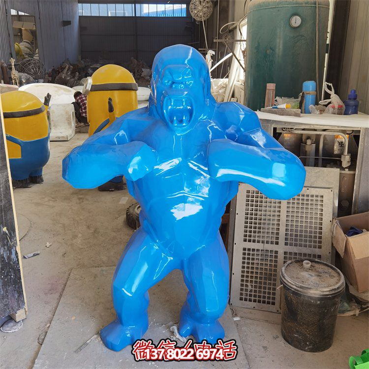 园林摆放玻璃钢抽象喷漆猩猩小品雕塑