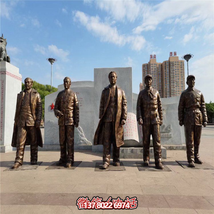 城市广场摆放大型玻璃钢仿铜历史伟人雕像
