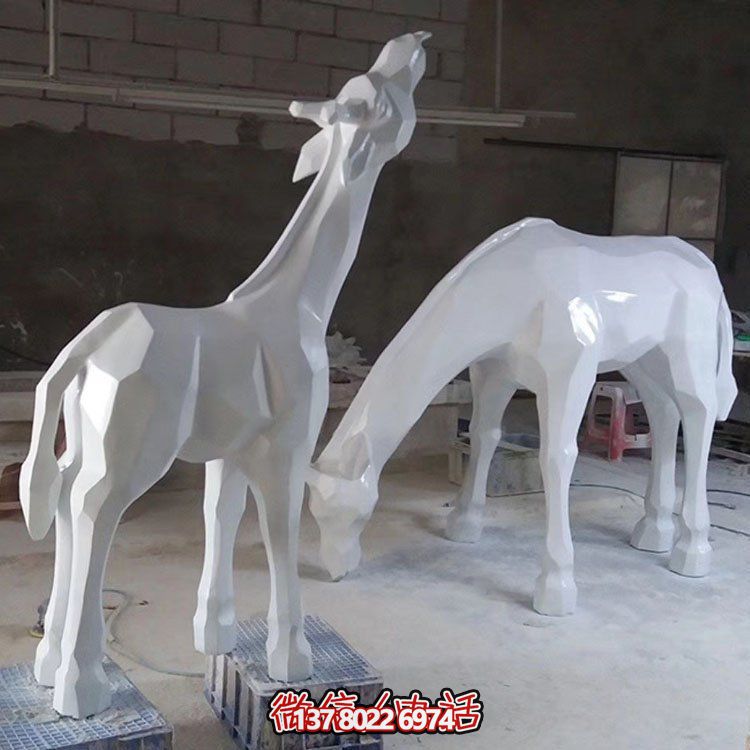 广场玻璃钢卡通抽象梅花鹿雕塑