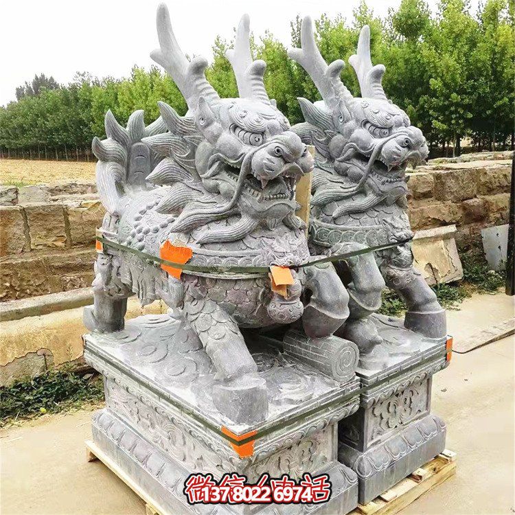 瑞兽麒麟青石石雕一对