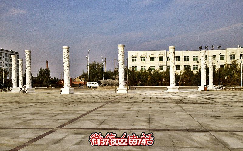 学校广场摆放大理石龙柱摆件