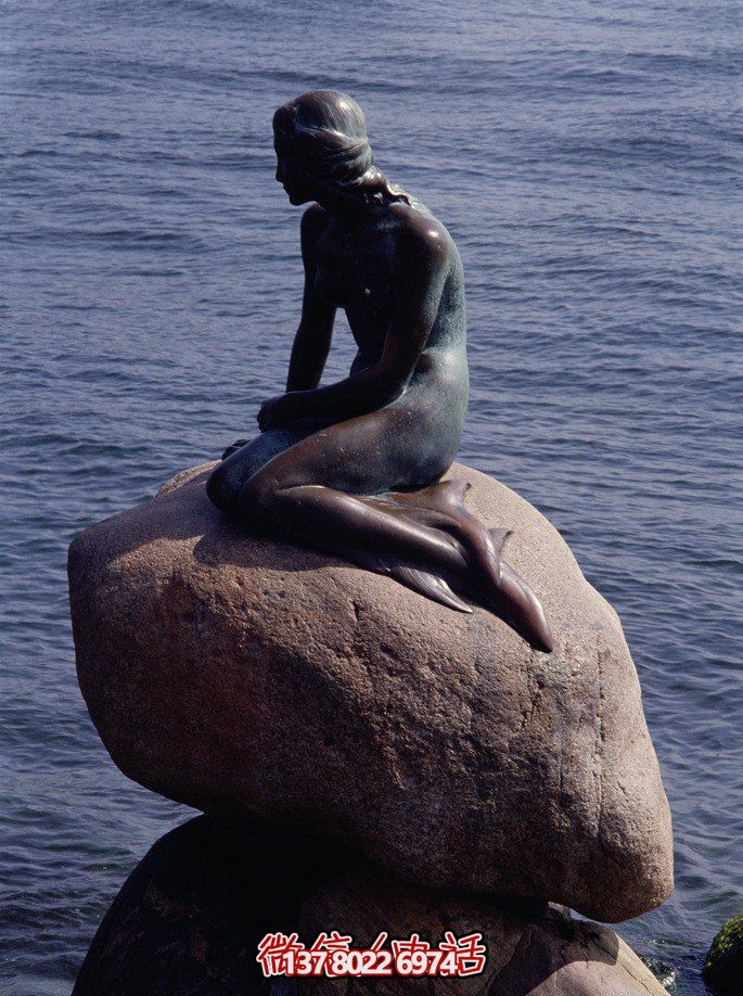 公园摆放的沉思的玻璃钢创意美人鱼雕塑