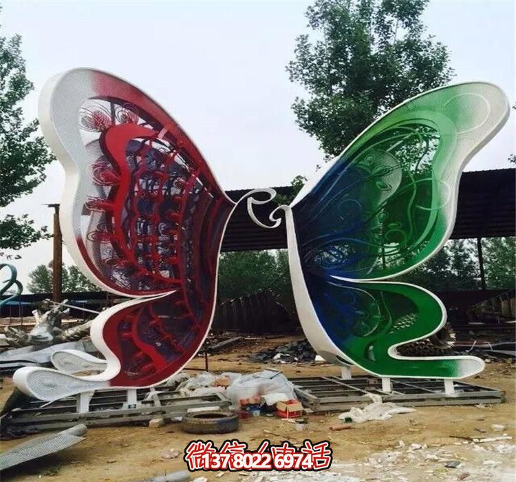 卡通玻璃钢农场蝴蝶雕塑