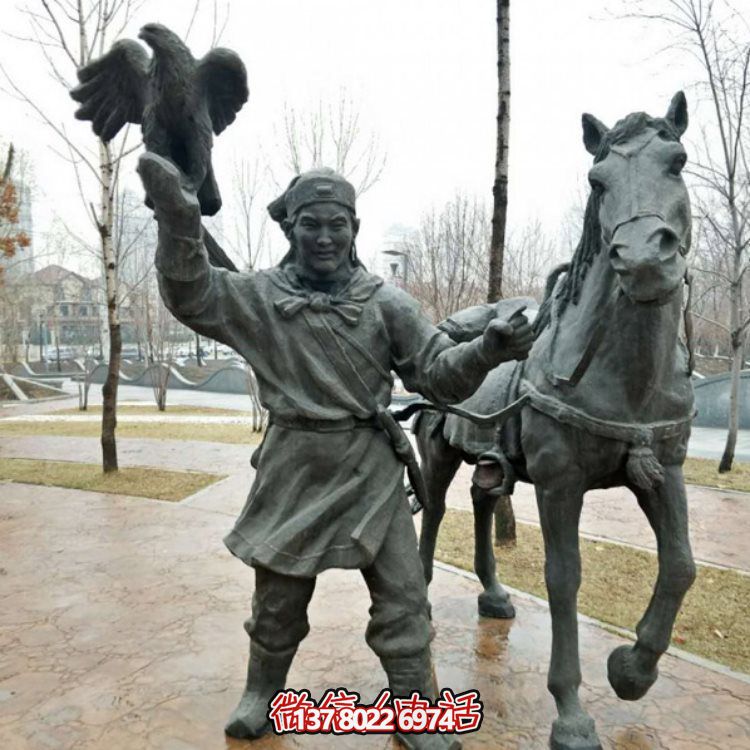 公园户外玻璃钢仿铜牵马的人物景观雕塑