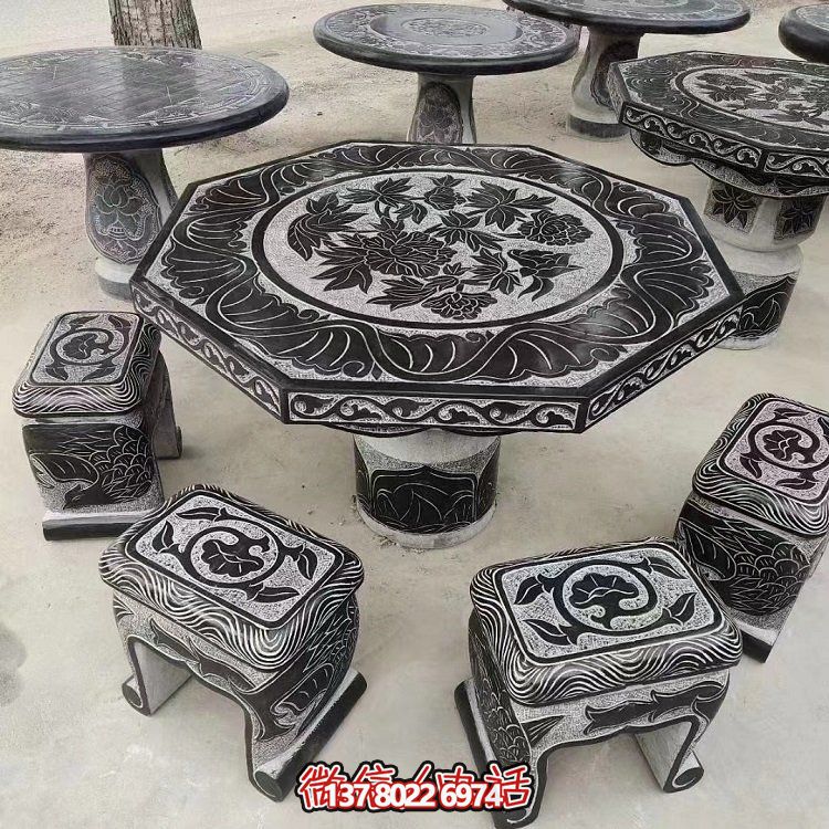 八边青石桌凳