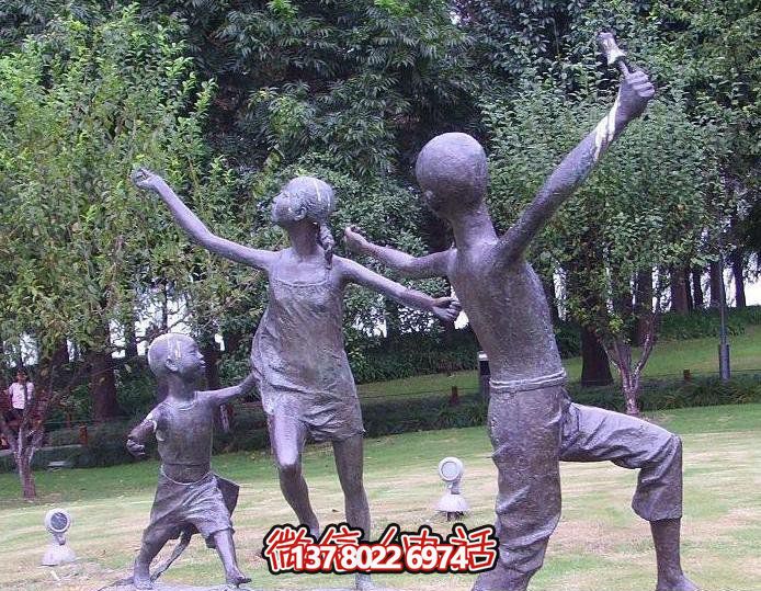 公园铜雕玩耍放风筝的儿童雕塑