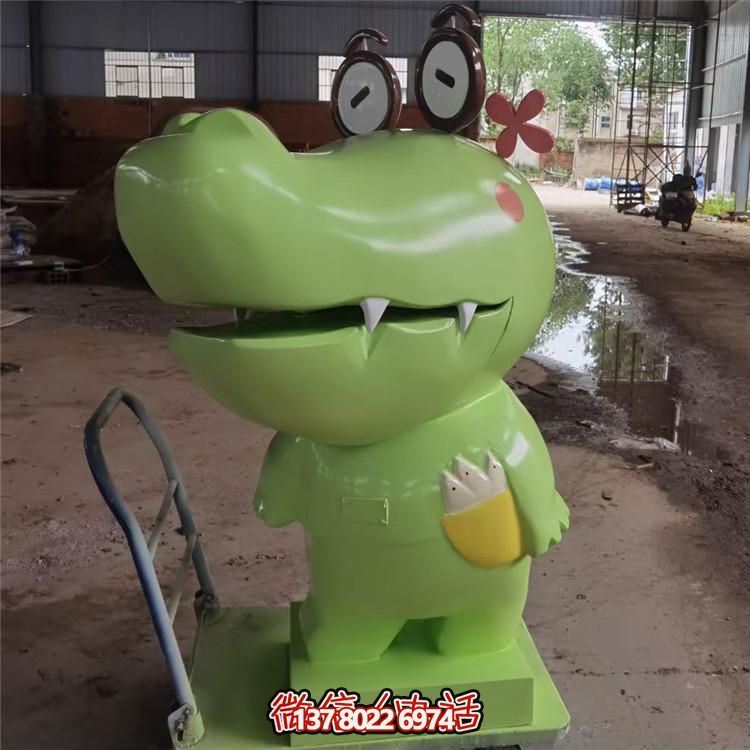 商场美陈装饰品摆件玻璃钢卡通鳄鱼