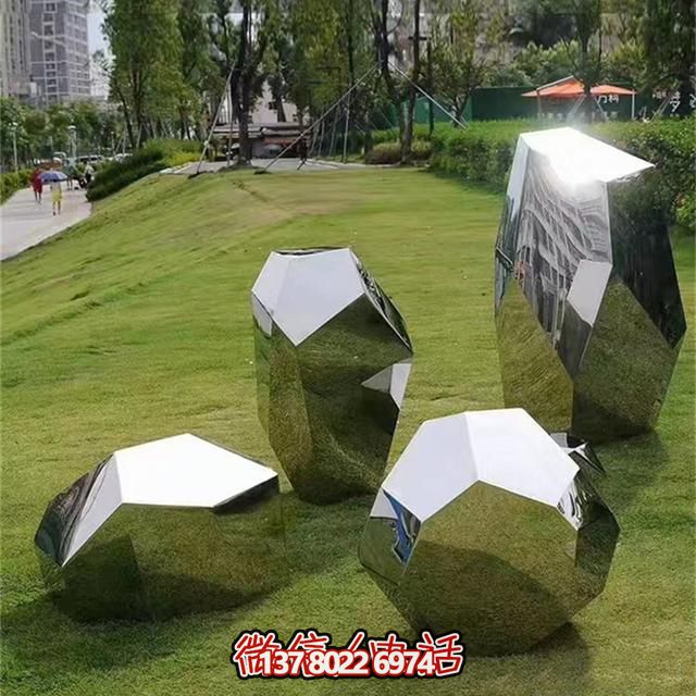 抛光镜面不锈钢——不规则造型雕塑