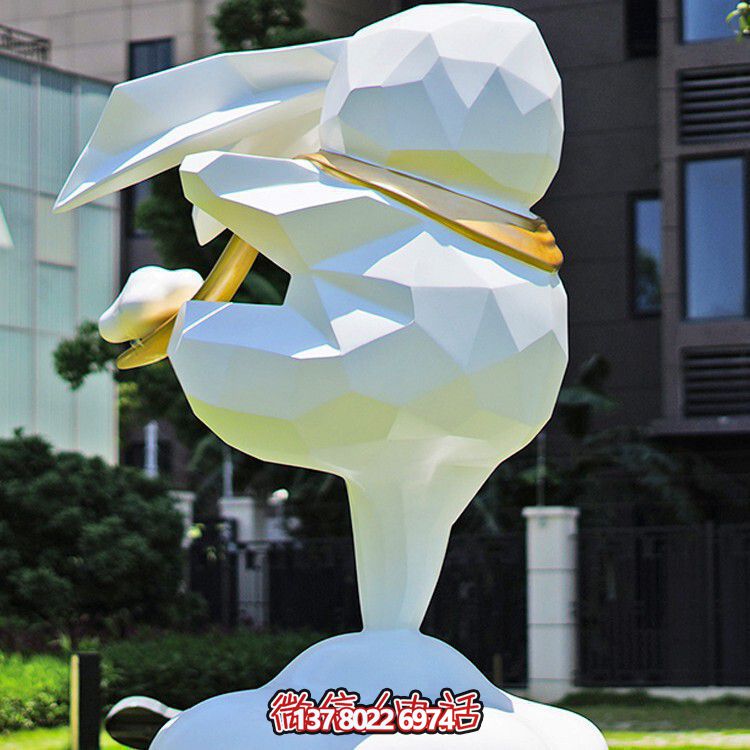 云间金缕兔 —— 不锈钢户外景观之趣
