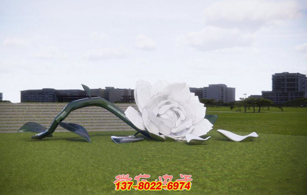 不锈钢繁花：草坪上的诗意绽放