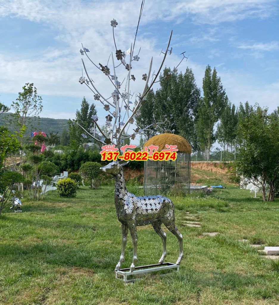 不锈钢鹿影：户外景观里的灵动诗章